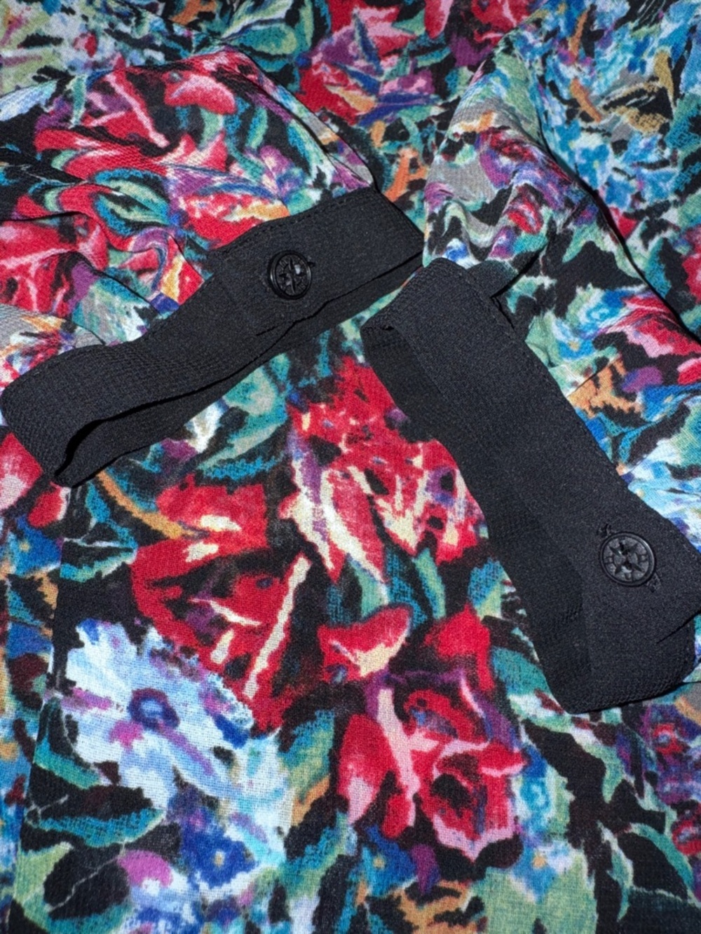 Nicole Miller Multicolor Floral V-Neck Cold Shoulder chiffon Top Black Trim​ - Picture 7 of 9